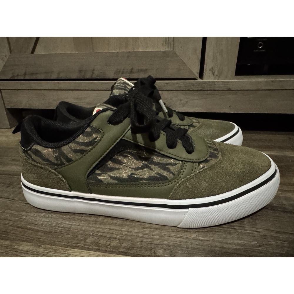 Airwalk Huntington Low Boys Size 6 Shoes Lace-Up Sneakers Green Camouflage